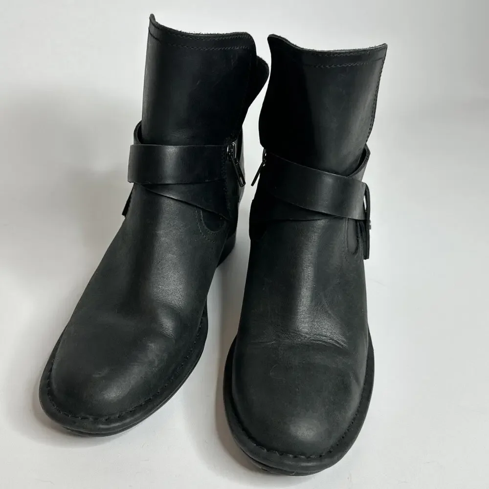 Ugg Elysian Leather Black Ankle Heel Boots Booties Size US 6.5 Womens EUC